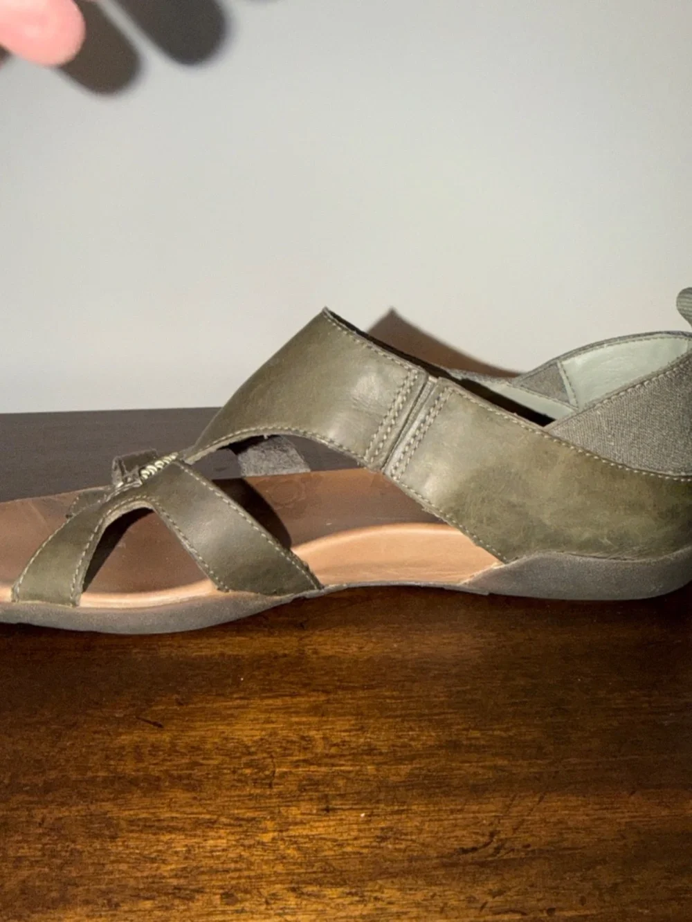 Merrell Women’s Flaxen Olive Leather Sandals Size 9 Outdoors Walking